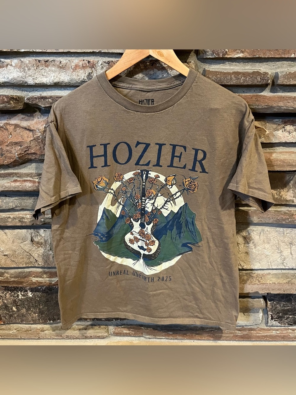 Hozier Unreal Unearth 2025 Tour Brown Cotton Short Sleeve Crewneck Tee